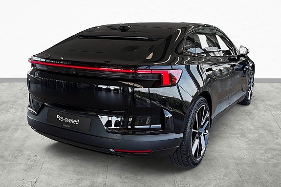 Polestar 4 9 of 30