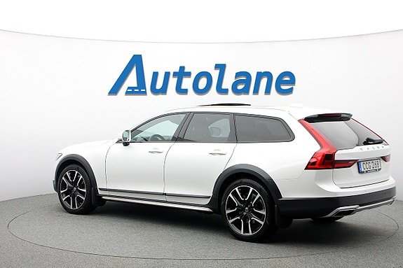 Volvo V90 Cross Country 6 of 30
