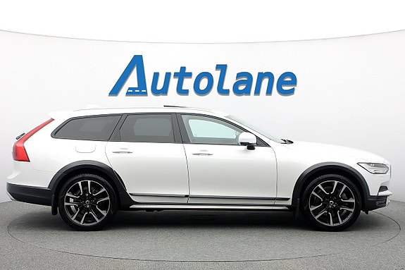 Volvo V90 Cross Country 9 of 30