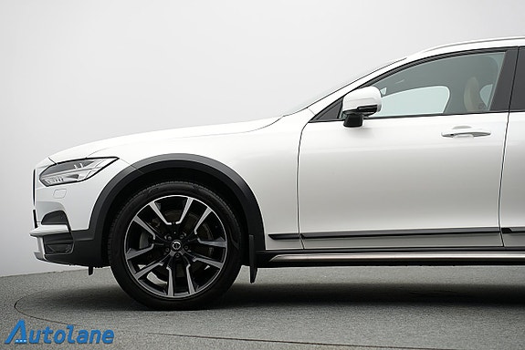 Volvo V90 Cross Country 12 of 30