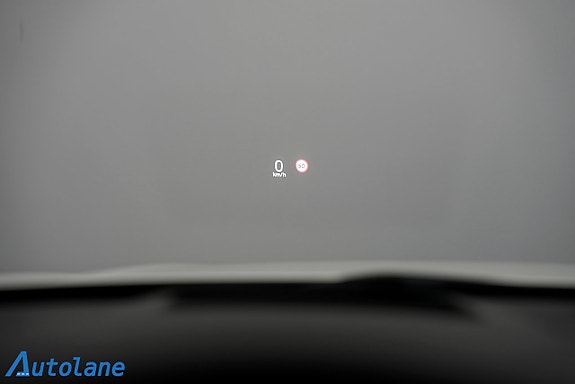 Volvo V90 Cross Country 18 of 30