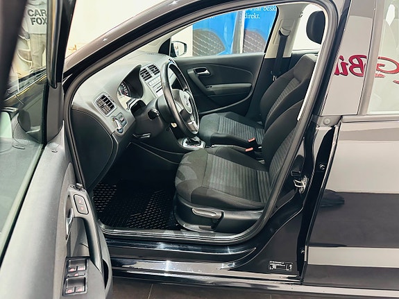 Volkswagen Polo 10 of 21