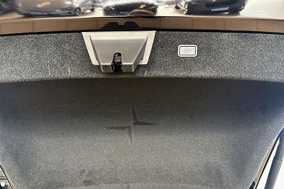 Polestar 4 18 of 30