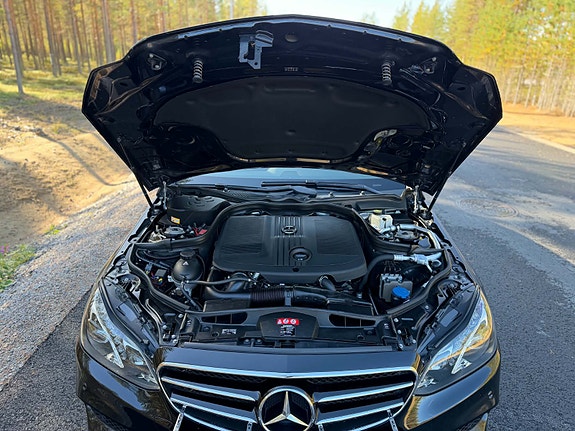 Mercedes-Benz E220 6 of 10
