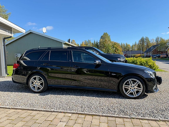 Mercedes-Benz E220 3 of 10
