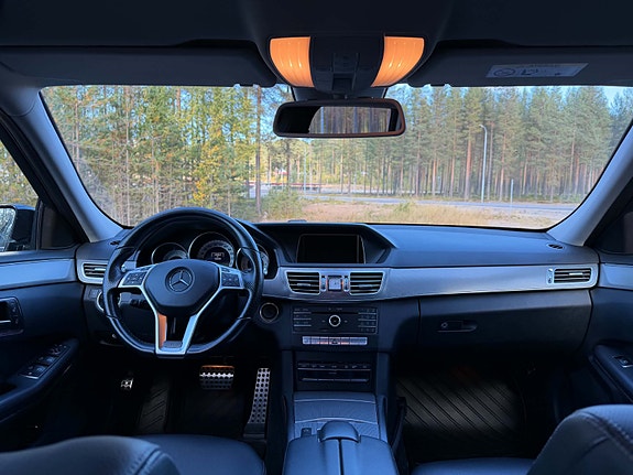 Mercedes-Benz E220 7 of 10