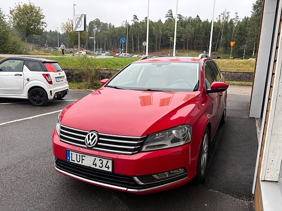 Volkswagen Passat 5 of 12