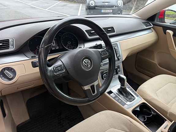 Volkswagen Passat 6 of 12