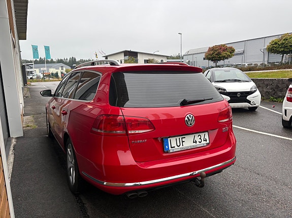 Volkswagen Passat 4 of 12