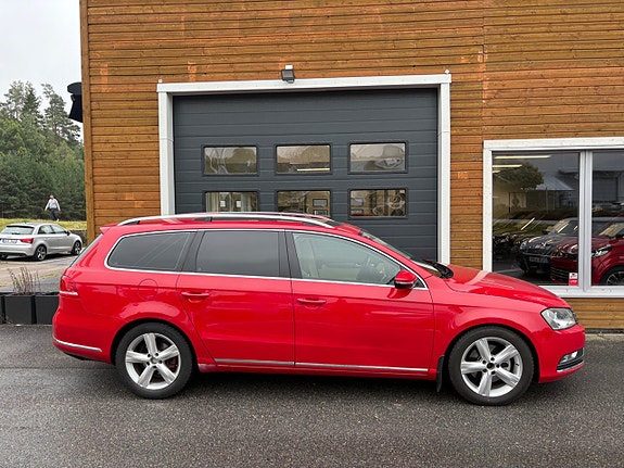 Volkswagen Passat 2 of 12