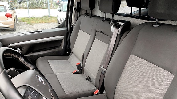 Opel Vivaro 8 of 16