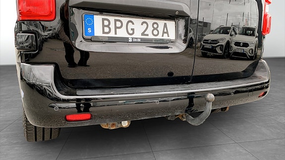 Opel Vivaro 13 of 16