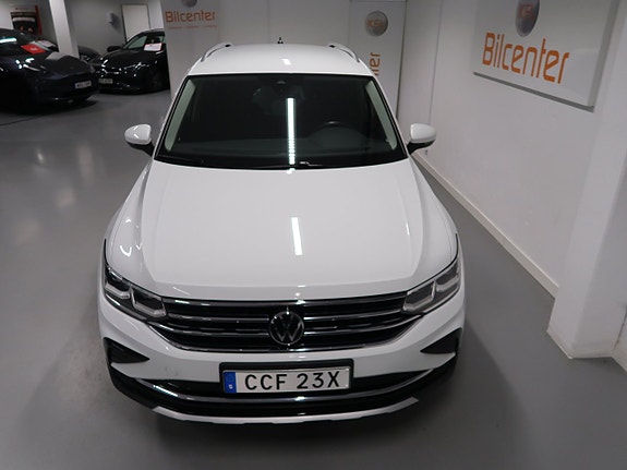 Volkswagen Tiguan 12 of 30