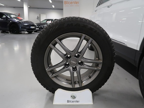 Volkswagen Tiguan 14 of 30
