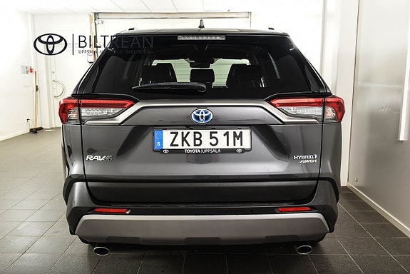 Toyota RAV4 4 of 24