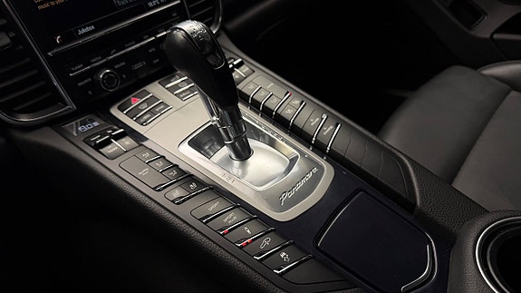 Porsche Panamera S 29 of 30