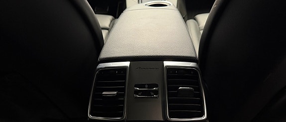 Porsche Panamera S 14 of 30