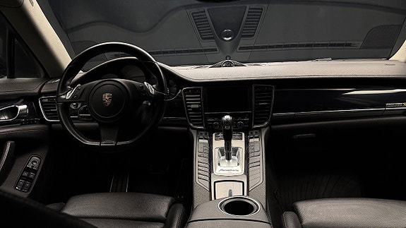 Porsche Panamera S 13 of 30