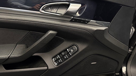 Porsche Panamera S 17 of 30