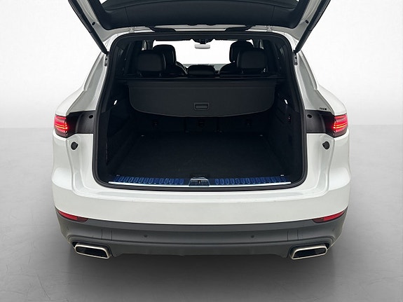 Porsche Cayenne S 13 of 30