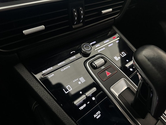 Porsche Cayenne S 25 of 30