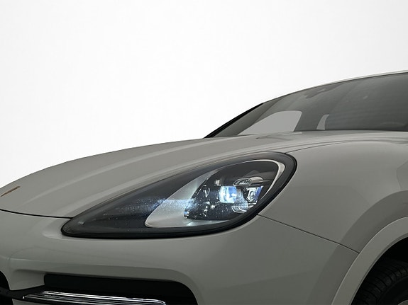 Porsche Cayenne S 10 of 30