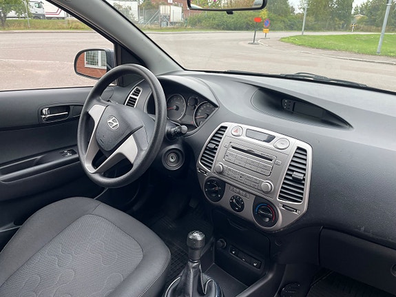 Hyundai i20 10 of 14