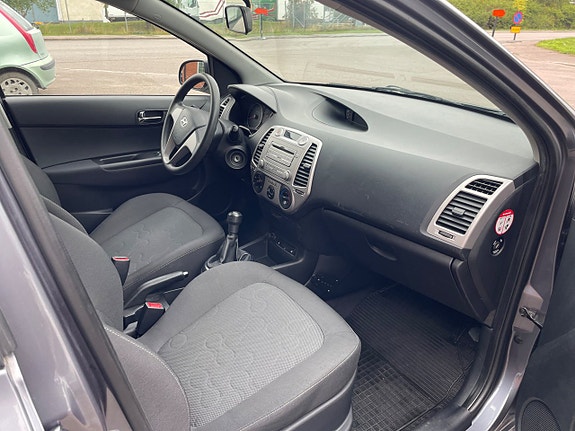 Hyundai i20 8 of 14