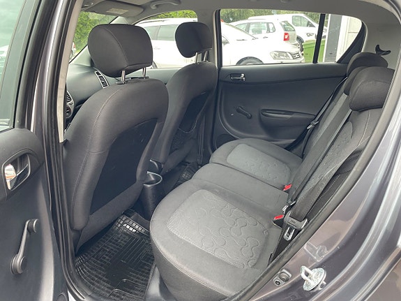 Hyundai i20 12 of 14