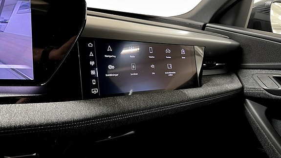 Audi Q6 e-tron 17 of 18