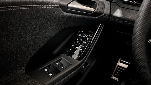 Audi Q6 e-tron 16 of 18