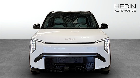 Kia EV3 8 of 9