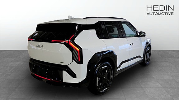 Kia EV3 2 of 9