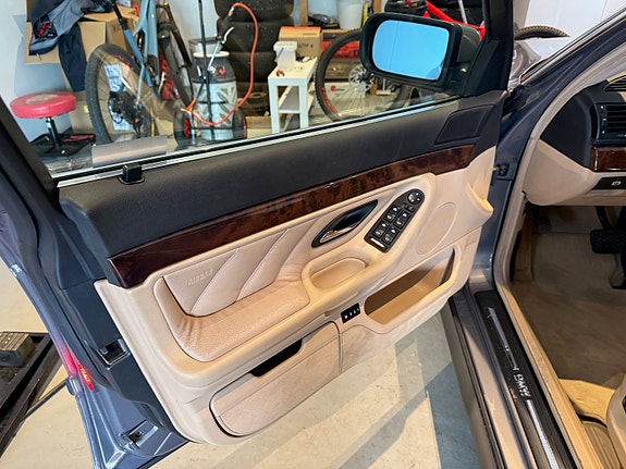 BMW 740i 14 of 15