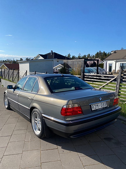 BMW 740i 5 of 15