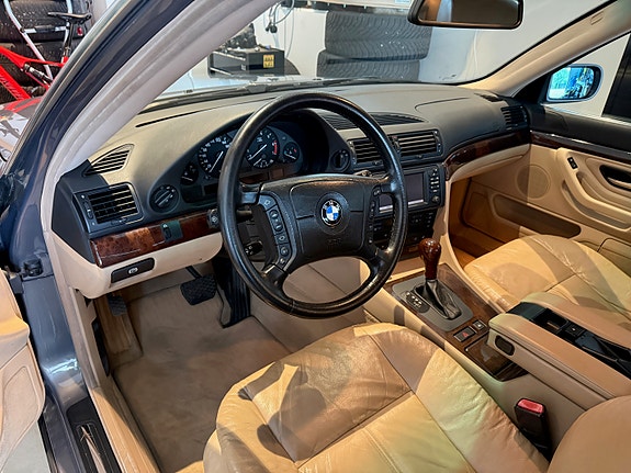 BMW 740i 13 of 15