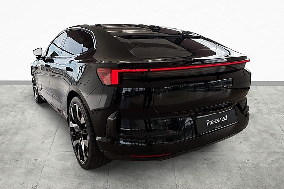 Polestar 4 8 of 30