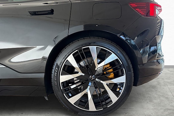 Polestar 4 6 of 30