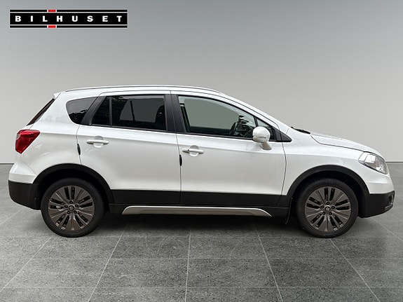 Suzuki S-Cross 14 of 15