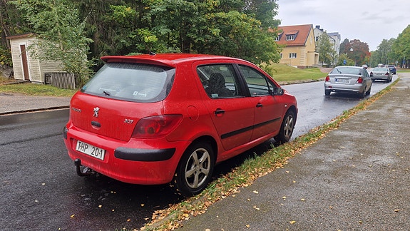 Peugeot 307 2 of 6