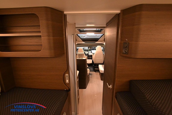 Adria Coral SUPREME 670 SL 11 of 16