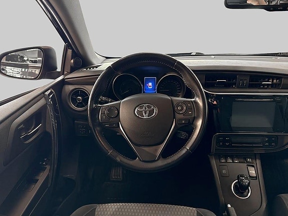 Toyota Auris 10 of 14