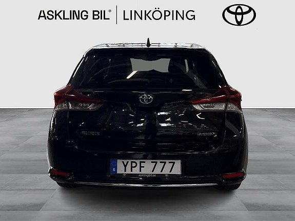Toyota Auris 5 of 14