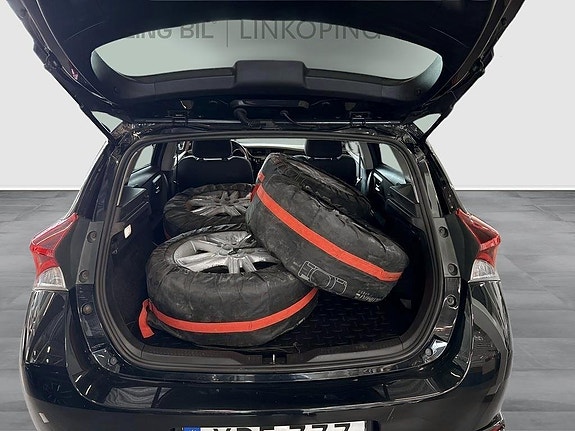 Toyota Auris 11 of 14