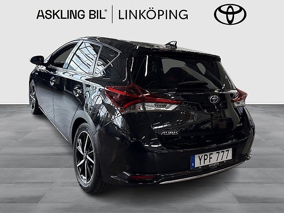 Toyota Auris 3 of 14