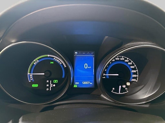 Toyota Auris 12 of 14