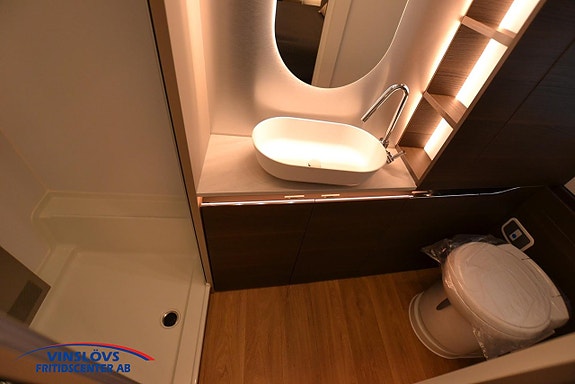 Adria ALPINA 663 HT 13 of 17