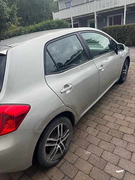 Toyota Auris 3 of 7
