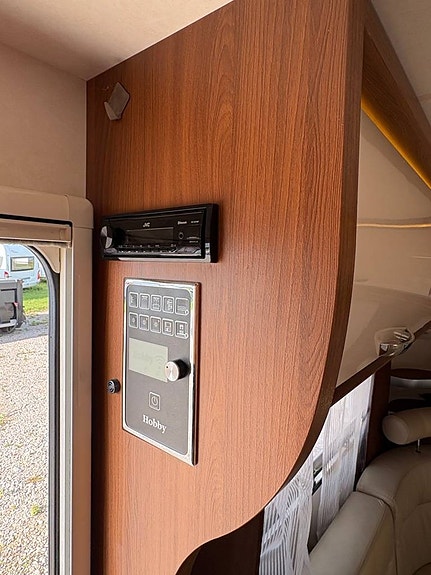 HOBBY 650 UKFE . Alde/Ac/Mover/Vånsäng/Ugn/Tält/Markis.2015 10 of 12