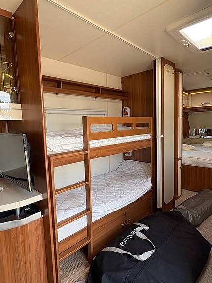 HOBBY 650 UKFE . Alde/Ac/Mover/Vånsäng/Ugn/Tält/Markis.2015 8 of 12